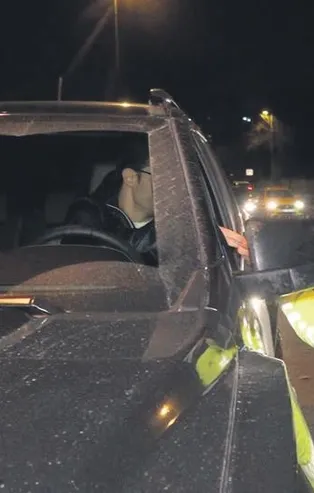 Hadise ve Mehmet Dinçerler'in ilişkisini mutsuzluk sardı! Sorulardan kaçmak için köşe kapmaca oynadılar