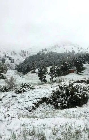 Erzurum Oltu'da Mayıs ayından kar sürprizi