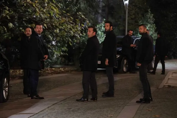 EDHO (175.) yeni bölüm fragmanı ve kamera arkası! Alpaslan'dan kanlı giriş! İlyas ve Hızır'ın tansiyonuyla oynayan Yaman...-5