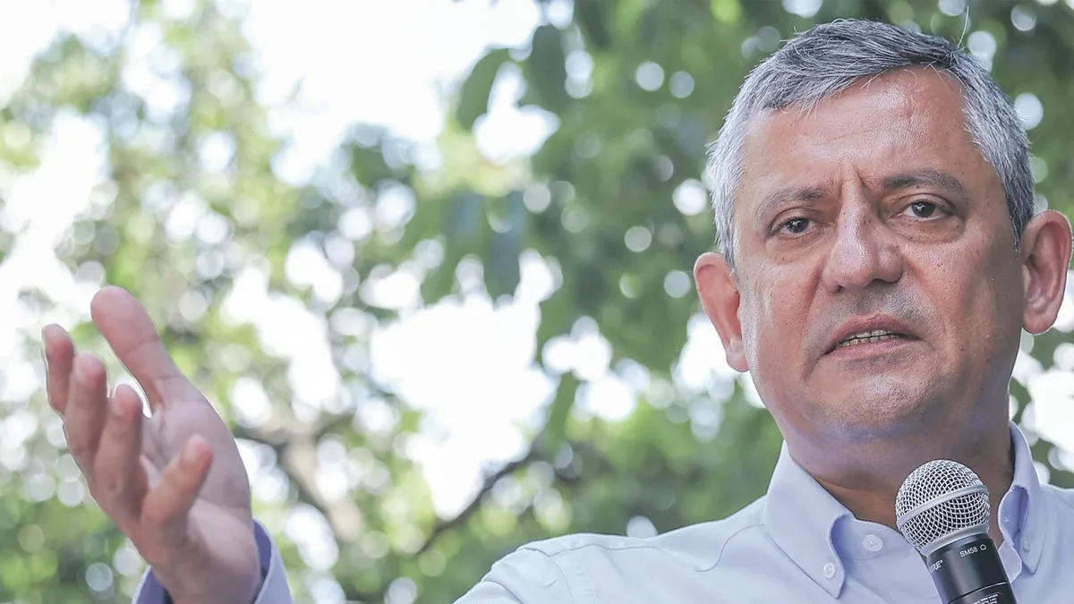 Özgür Özel'in Yeni Parti Planı Üç Büyükşehir Belediye Başkanından Gelen Ret ile Zora Girdi