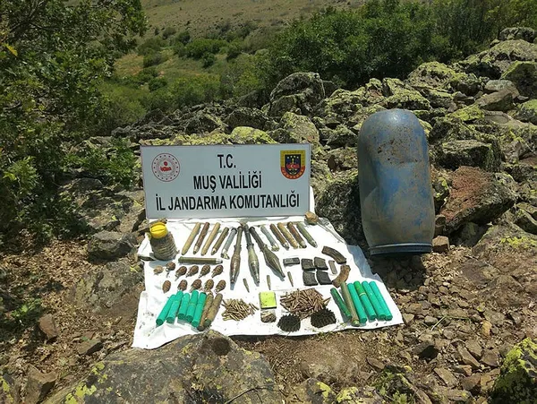 jandarma-teror-orgutu-pkkkckya-agir-darbe-vurdu-1594394891007.jpg Jandarma terör örgütü PKK/KCK'ya ağır darbe vurdu-4