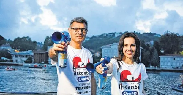 Boğaz’da triatlon şöleni: Yarışmacılar Yusuf Dikeç’in ünlü pozuyla start aldı!