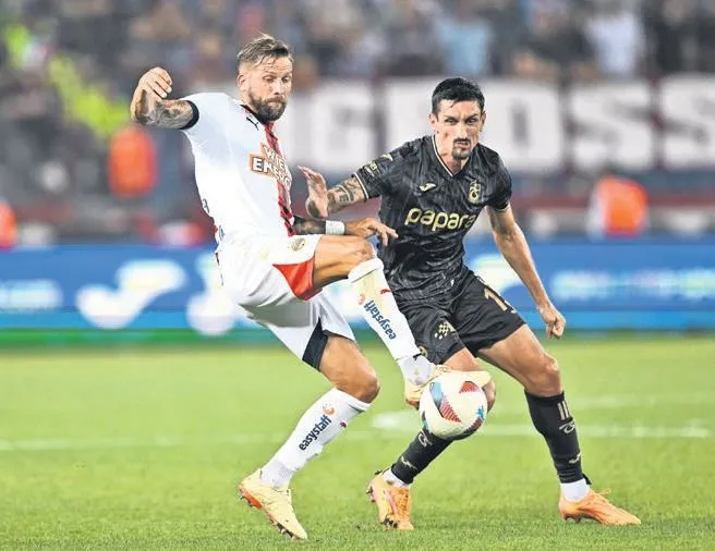 Stefan Savic 14 maç sonra!