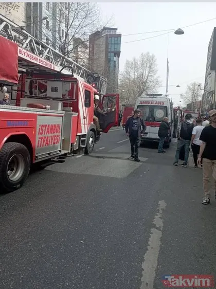 Beyoğlu’nda feci kaza: İETT otobüsü kaldırımdakilere çarptı