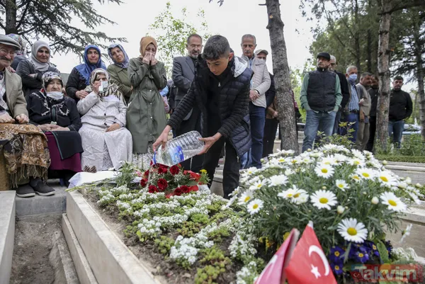 Başak Cengiz'in ailesi en acı bayramı yaşıyor! Aile mezara koştu: Annenin acı feryadı - 5