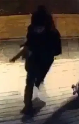 Teröristin sağ ayağına dikkat!