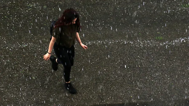 Ankara'da aniden dolu bastırdı! Vatandaşlar zor anlar yaşadı-2