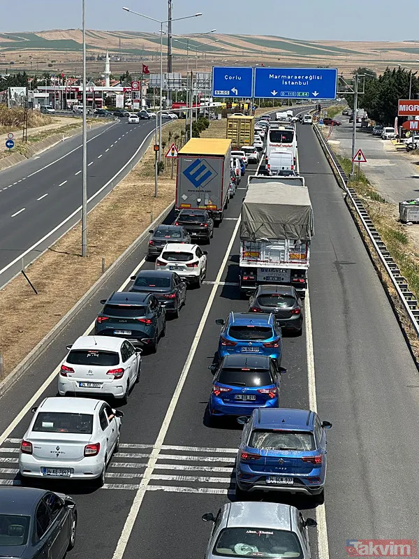 İstanbul'a akın var... Tatilciler dönüş yolunda | TRAFİK YOL DURUMU - 1