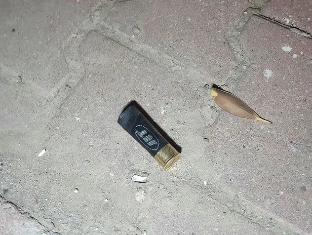 adanada-dugunde-istek-parca-kavga-gelinin-agabeyi-6-kisiyi-pompali-tufekle-vurdu-1631918135615.jpeg Adana'da düğünde istek parça kavga! Gelinin ağabeyi 6 kişiyi pompalı tüfekle vurdu-3