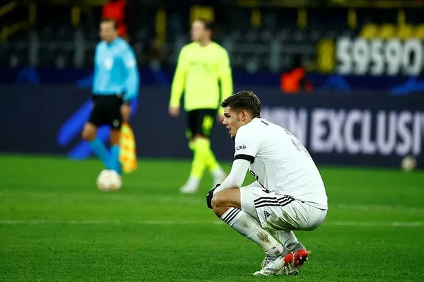 besiktas-dortmund-karsisinda-dagildi-sampiyonlar-ligi-macerasini-puansiz-tamamladi-1638916047855.jpeg