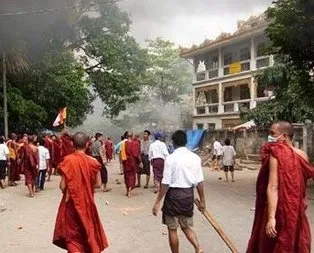 Budist çeteler Müslümanlara saldırdı