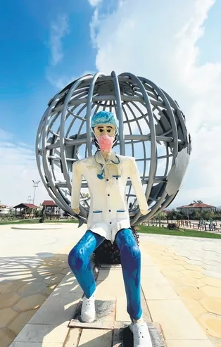 CHP'li Merkezefendi Belediyesi'ne 'heykel' tepkisi