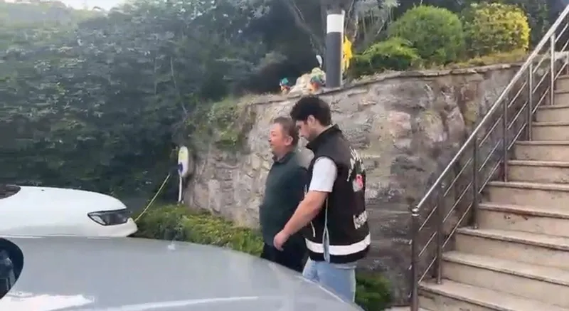 fetocu-hakmarin-sahibi-zeki-dorukun-vasiyetnamesi-ortaya-cikti-mal-varligini-fetoye-birakmis-kasada-tilsim-dua-1752761273910.jpeg FETÖ'cü Zeki Doruk 15 Temmuz'da düzenlenen operasyonla gözaltına alındı