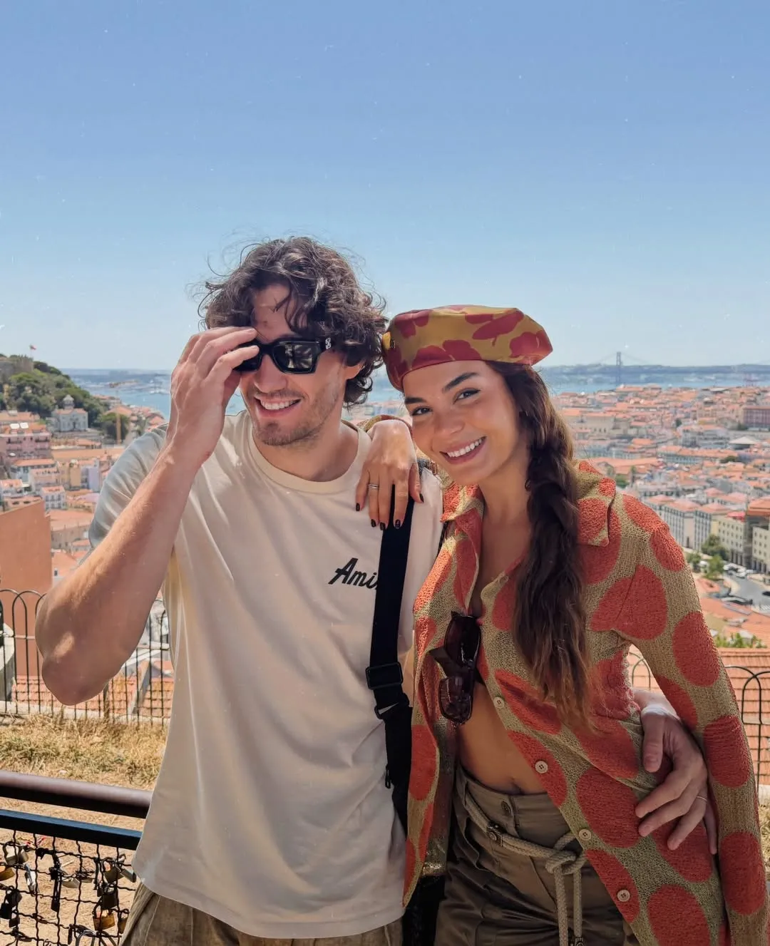 ebru-sahin-ve-cedi-osman-portekiz-tatilinde-1784208238603.jpg Lizbon sokaklarında aşk başkadır! Ebru Şahin ve Cedi Osman'ın Portekiz kaçamağı-3