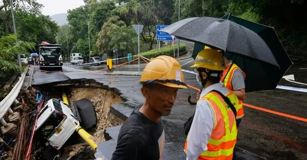 Hong Kong sular altında! 1884’ten beri görülen en şiddetli yağış: Borsa işlemleri iptal edildi
