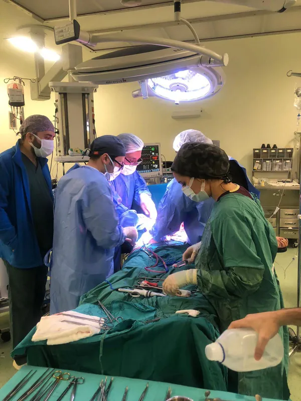 halsizlik-ve-bas-donmesi-sikayetiyle-gitti-karnindan-20-santimlik-kitle-cikarildi-1649935738593.jpg Halsizlik ve baş dönmesi şikayetiyle gitti karnından 20 santimlik kitle çıkarıldı-2