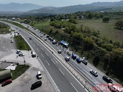 Yalova’da düz yolda giden otobüs devrildi! Görüntüler ortaya çıktı