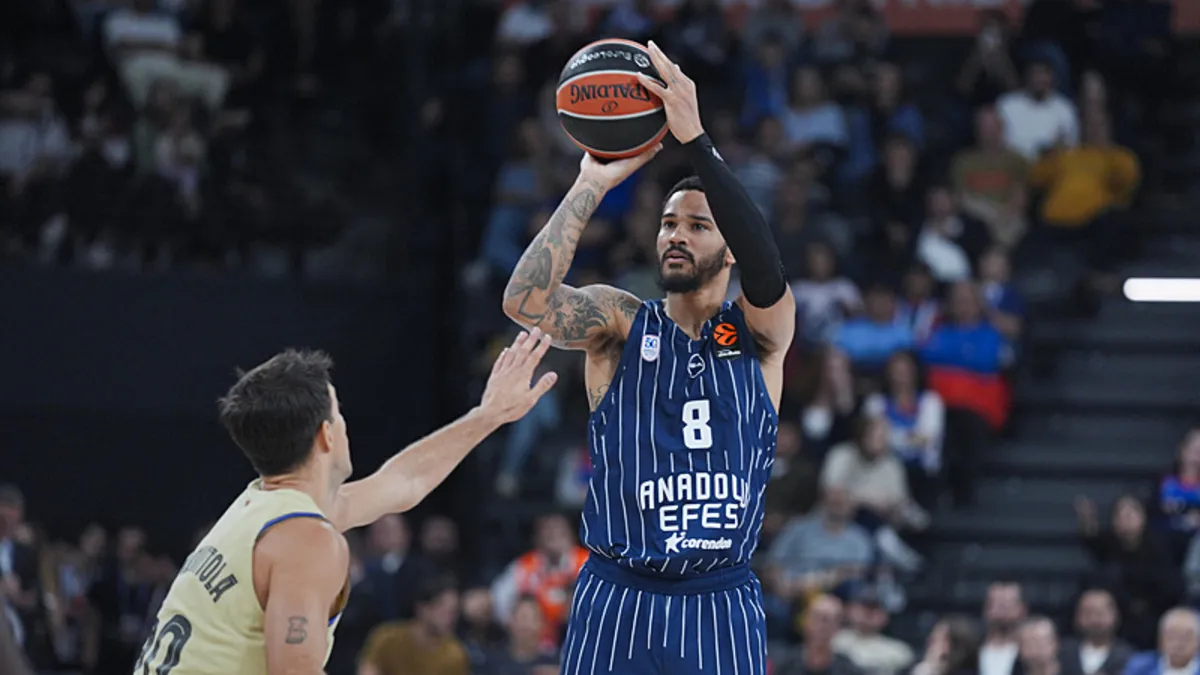 Katalanlar İstanbul'da dize geldi! Anadolu Efes - Barcelona: 74-73 | MAÇ SONUCU