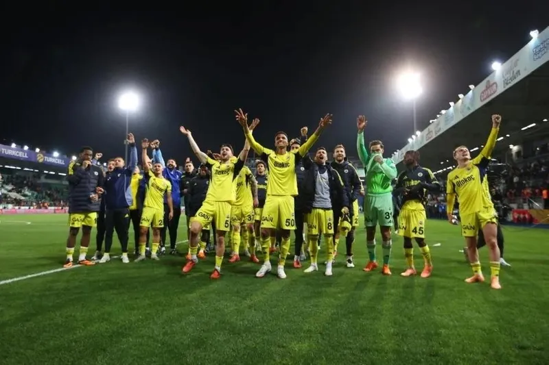 fenerbahcede-birlik-donemi-1764067070746.jpeg Fenerbahçe'de birlik dönemi-2