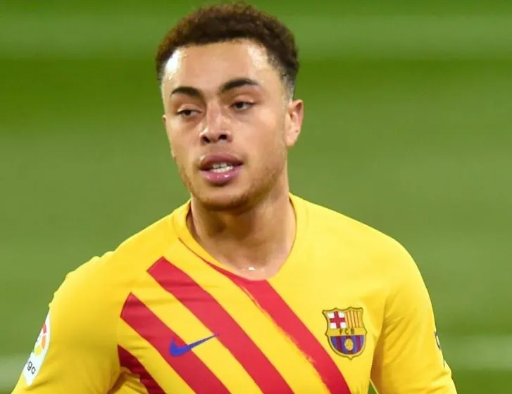 Sergino Dest PSV’de kaldı