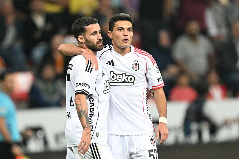 Beşiktaş'ta yıldızlar dönüyor! Sergen Yalçın Kocaelispor maçının 11'ini belirledi - 4