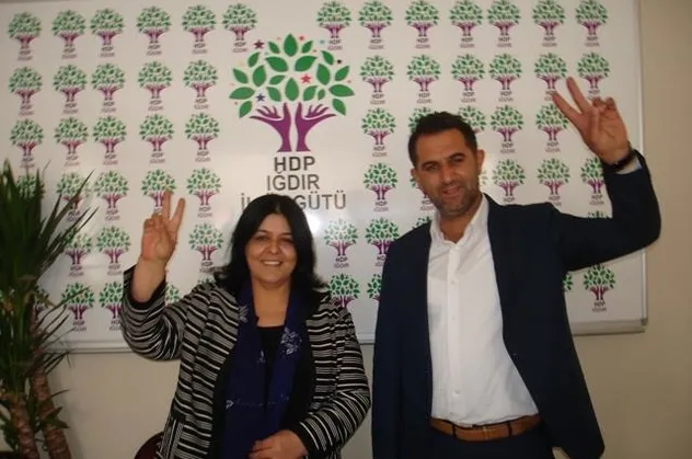 HDP'li belediye başkanı Ahmet Karasu 'hizmet ettirmiyorlar' deyip partisinden istifa etti