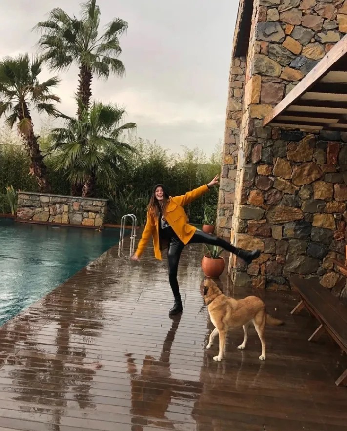 485 metrekarelik huzur kalesi! Ay Lav Yu Tuu’nun Sultan’ı Gizem Karaca’nın Ege'deki masalsı dünyası - 7