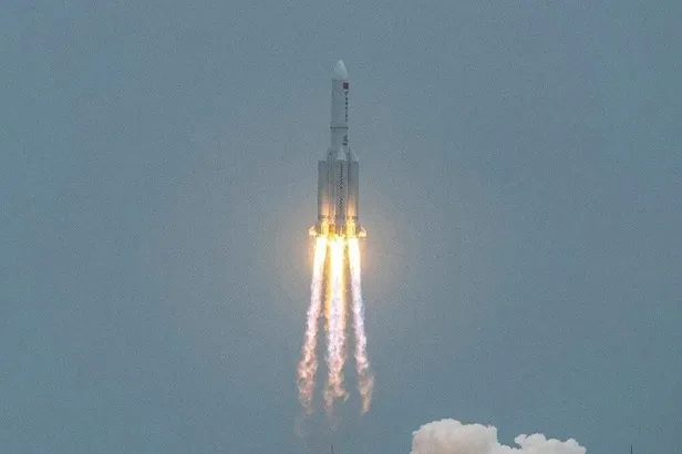 Uzayda bir ilk! Çinli astronotlar ilk uzay yürüyüşünü gerçekleştirdi-4