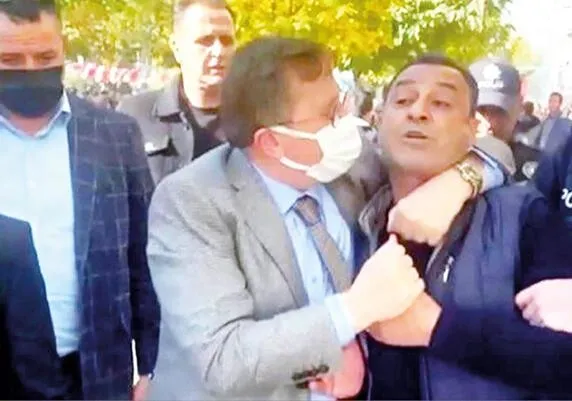 lutfu-turkkan-kimdir-kac-yasinda-nereli-lutfu-turkkan-ne-dedi-iyi-partili-lutfu-turkkan-neden-gorevden-alindi-yerine-kim-gelecek-1636274436430.jpg Lütfü Türkkan kimdir, kaç yaşında, nereli? Lütfü Türkkan ne dedi? İyi Partili Lütfü Türkkan neden görevden alındı, yerine kim gelecek?-3