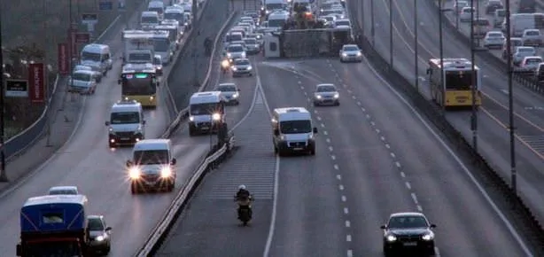 Trafikte bunu yapanlar yandı!