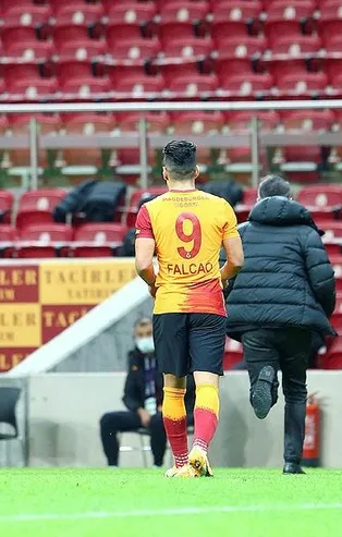 Arjantin basınından bomba iddia! Falcao yuvasına geri dönüyor