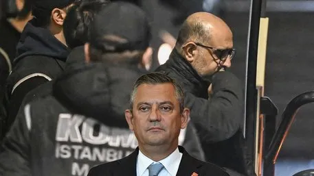 Özgür Özel’in ’kaçtı’ iddiasına Aziz İhsan Aktaş’tan meydan okuma: Kaçmadım duruşma gününü sabırsızlıkla bekliyorum