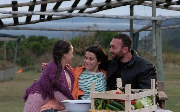 ates-kuslari-nefes-kesti-ali-konustu-buyuk-sir-perdesi-aralandi-gulayse-bu-buyuk-sirri-ogrenebilecek-mi-1673640760326.jpg Ateş Kuşları nefes kesti! Ali konuştu, büyük sır perdesi aralandı: Gülayşe bu büyük sırrı öğrenebilecek mi?-2