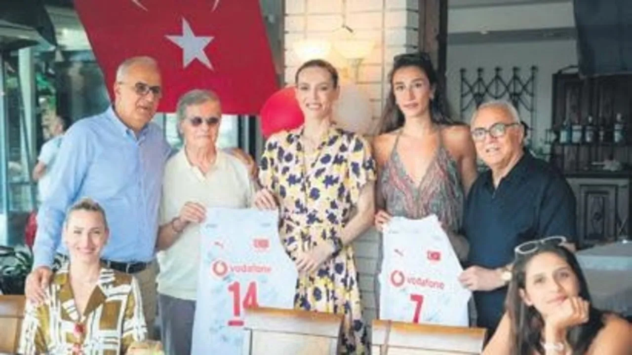Paris Olimpiyatları öncesi balık keyfi! Filenin Sultanları maç öncesi enerji depoluyor!