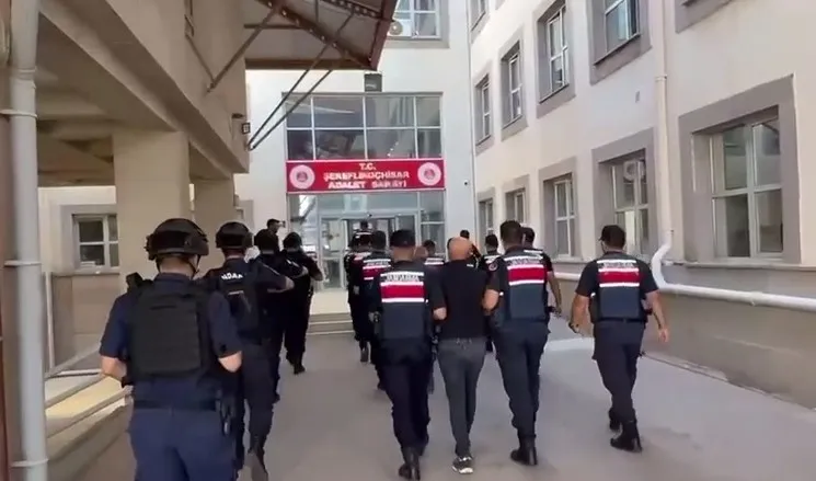 18-yillik-dosya-yeniden-acildi-dede-baltaci-cinayetinde-4-tutuklama-1787989773341.jpeg 18 yıllık dosya yeniden açıldı! Dede Baltacı cinayetinde 4 tutuklama-5