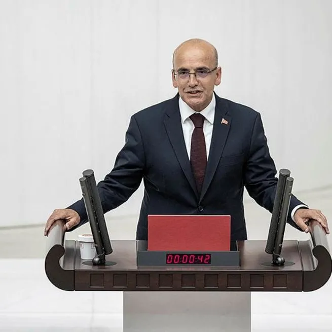 Hazine ve Maliye Bakanı Mehmet Şimşekten piyasalara güven mesajı: Acil önceliğimiz, ekibimizi güçlendirmek ve güvenilir bir program tasarlamaktır