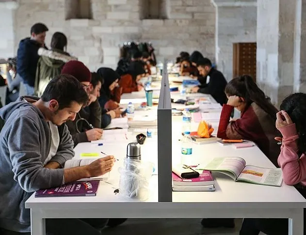 Üniversitelerde yüz yüze eğitim ne zaman başlayacak?