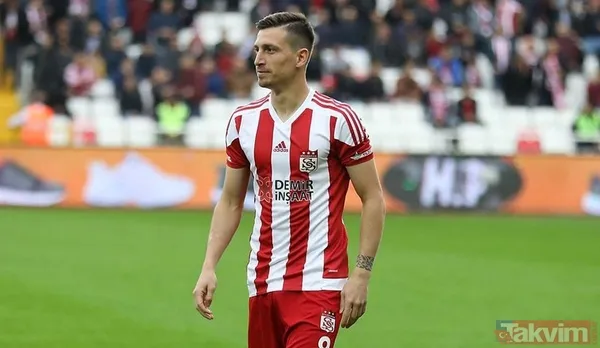 Galatasaray ve Fenerbahçe'yi transfer savaşına soktu! Mert Hakan Yandaş formayı giyip pozu böyle vermiş - 18