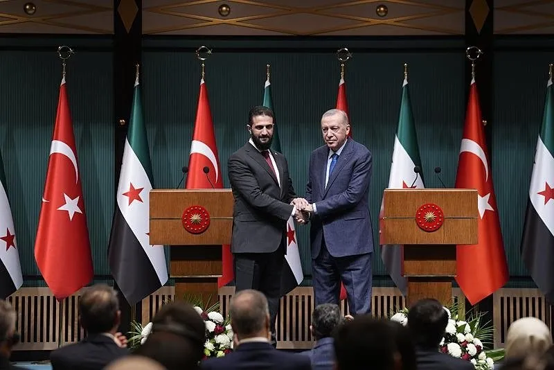 Başkan Recep Tayyip Erdoğan, Suriye Cumhurbaşkanı Ahmed Şara'yı Cumhurbaşkanlığı Külliyesi'nde kabul etti. Görüşmenin ardından Erdoğan ve Şara, ortak basın toplantısı düzenledi. (AA)