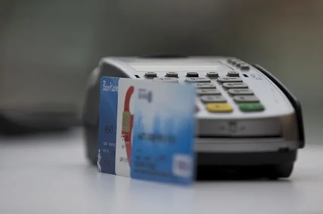 ATM fareleri kıskıvrak yakalandı! Onlarca kişinin hesabını bu yöntemle boşaltmışlar