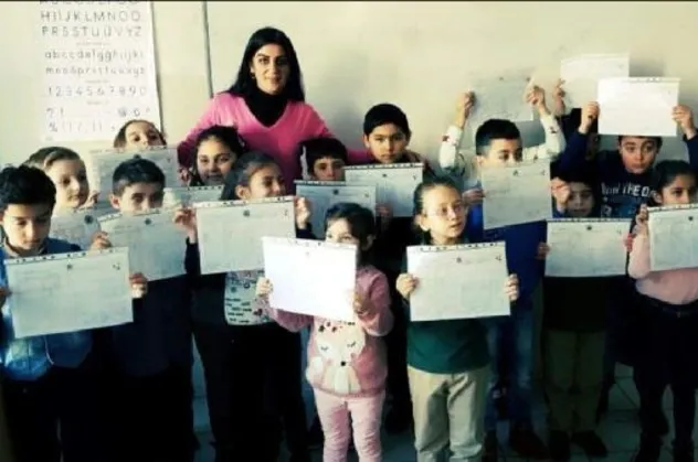 Arzu öğretmensiz öğretmenler günü! Anne Neşe Özsoy teröre lanet yağdırdı: "Allah onların belasını versin"