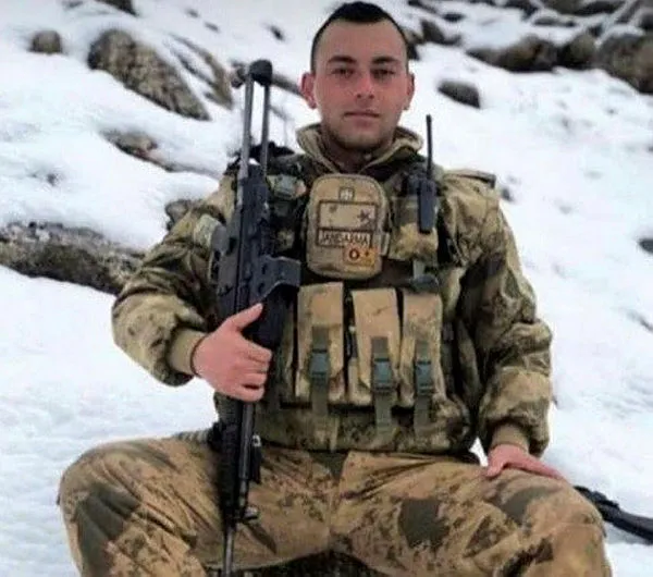 Anneden şehide en acı mektup! 17 yıl önce yazdığı mektubu oğlu okuyamadı-1