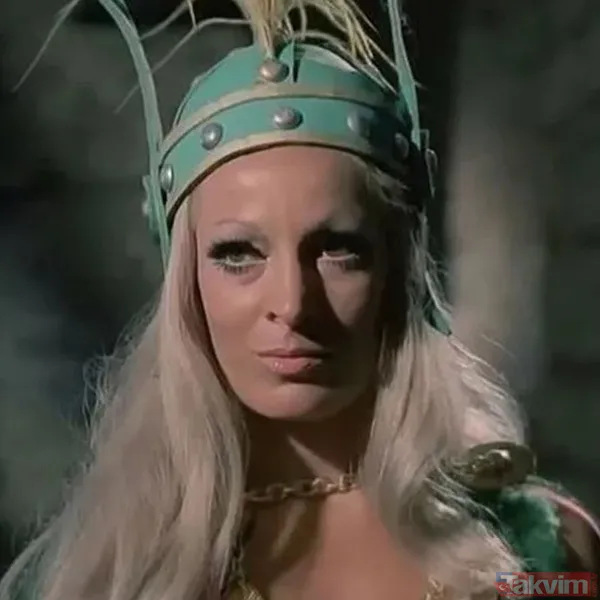 Yeşilçam’ın fettan güzeli Lale Belkıs sanat eserleriyle dolu evinin kapılarını ilk kez açtı! Hem Ediz Hun itirafı hem son hali şaşırttı - 9