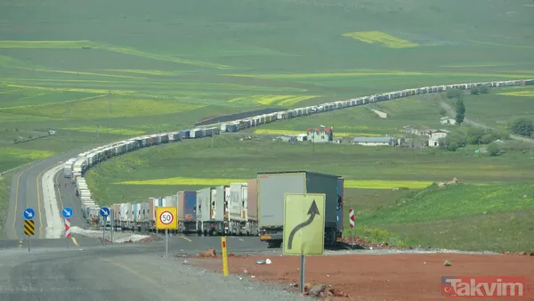Gürcistan sınırında 16 kilometre uzunluğunda TIR kuyruğu oluştu! 3 günde sadece 3 kilometre ilerleyebiliyorlar - 20