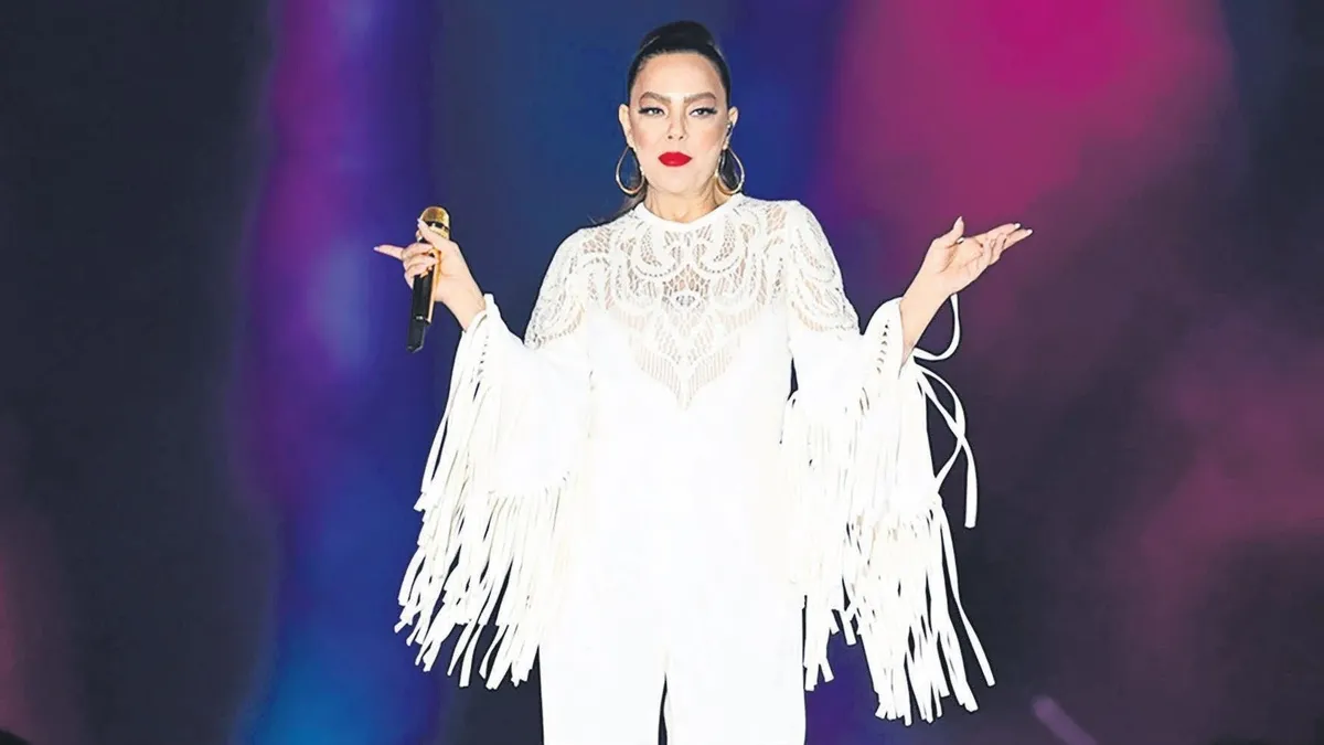 CHP'de kriz devam ediyor! Ankara'daki Ebru Gündeş konserinin fatura belgesi ortaya çıktı!
