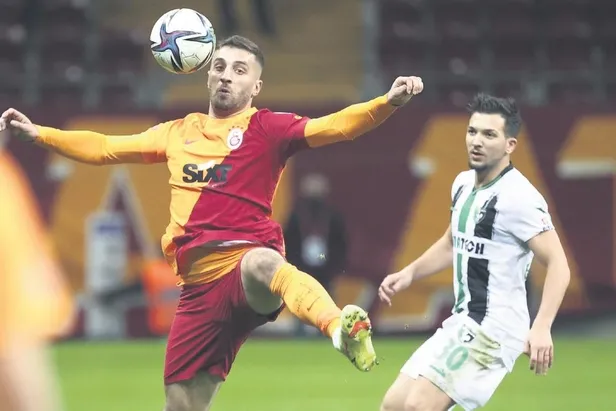 covid-19da-super-ligde-etkisini-arttirdi-besiktas-maclarin-15-gun-ertelenmesi-icin-basvuru-yapti-1641336650712.jpeg Covid-19'da Süper Lig'de etkisini arttırdı! Beşiktaş maçların 15 gün ertelenmesi için başvuru yaptı-2