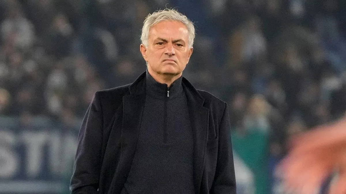 Jose Mourinho onu takımda görmek istiyor! Fenerbahçe’de Luton Town takımının yıldızı Elijah Adebayo hareketi