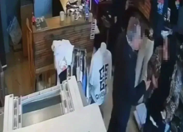 İstanbul'da dükkan dükkan gezip esnafı taciz eden kadın yakalandı-4