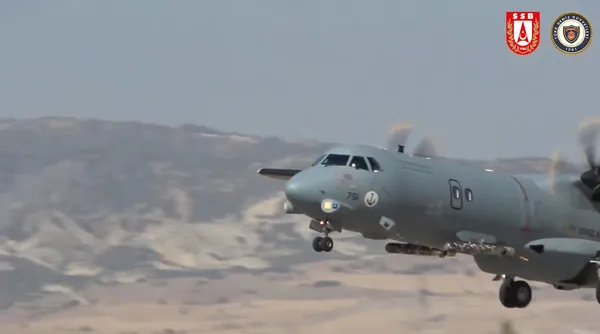 son-dakika-meltem-3-projesi-kapsaminda-gelistirilen-mavi-vatani-koruyacak-ilk-p-72-deniz-karakol-ucagi-teslim-edildi-1607685410610.jpg SON DAKİKA: Meltem-3 Projesi kapsamında geliştirilen Mavi Vatan'ı koruyacak ilk P-72 Deniz Karakol Uçağı teslim edildi-9