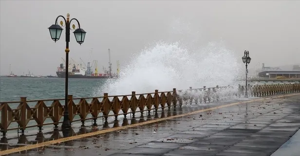 İstanbul'da deniz ulaşımına lodos engeli